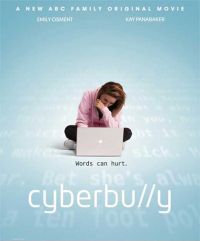 locandina del film CYBERBULLY - PETTEGOLEZZI ON LINE