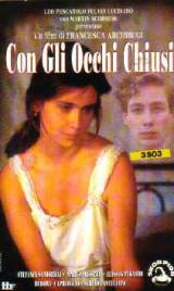 locandina del film CON GLI OCCHI CHIUSI