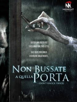 locandina del film NON BUSSATE A QUELLA PORTA