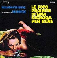 locandina del film LE FOTO PROIBITE DI UNA SIGNORA PERBENE
