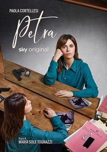locandina del film PETRA - STAGIONE 1