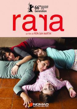locandina del film RARA - UNA STRANA FAMIGLIA
