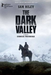 locandina del film LO STRANIERO DELLA VALLE OSCURA