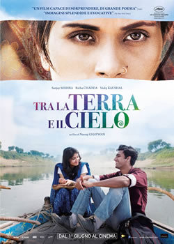 locandina del film TRA LA TERRA E IL CIELO