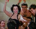 Immagine tratta dal film GLI UOMINI PREFERISCONO LE BIONDE