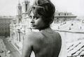 Immagine tratta dal film IERI, OGGI, DOMANI